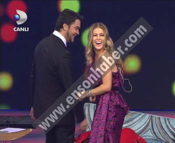 Carmen Electra Beyaz Şov'da