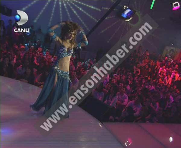 Carmen Electra Beyaz Şov'da