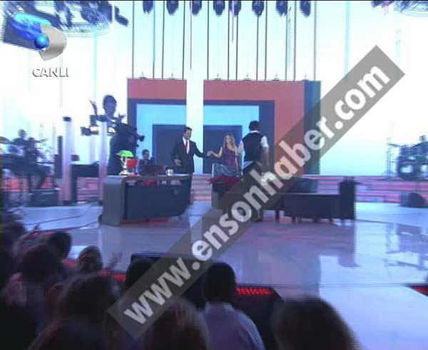 Carmen Electra Beyaz Şov'da