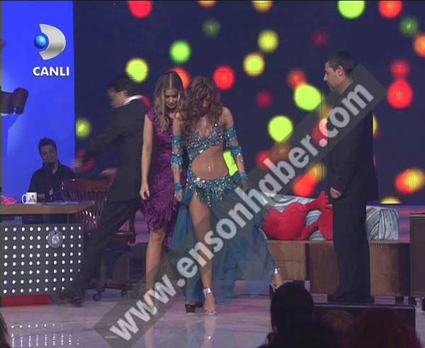 Carmen Electra Beyaz Şov'da