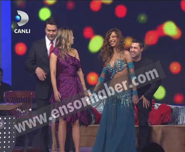 Carmen Electra Beyaz Şov'da