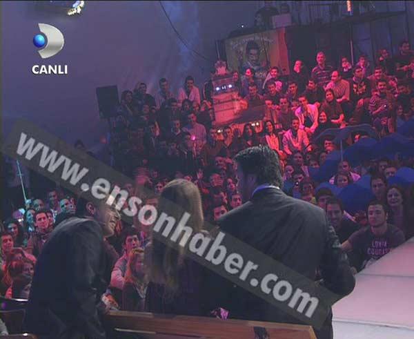 Carmen Electra Beyaz Şov'da