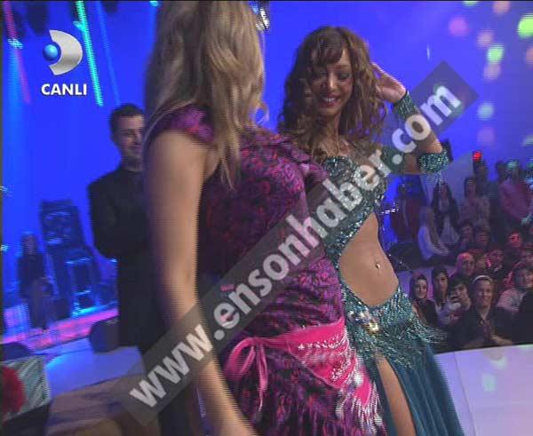 Carmen Electra Beyaz Şov'da