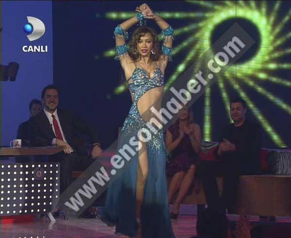 Carmen Electra Beyaz Şov'da