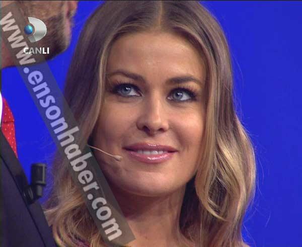 Carmen Electra Beyaz Şov'da