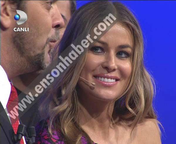 Carmen Electra Beyaz Şov'da
