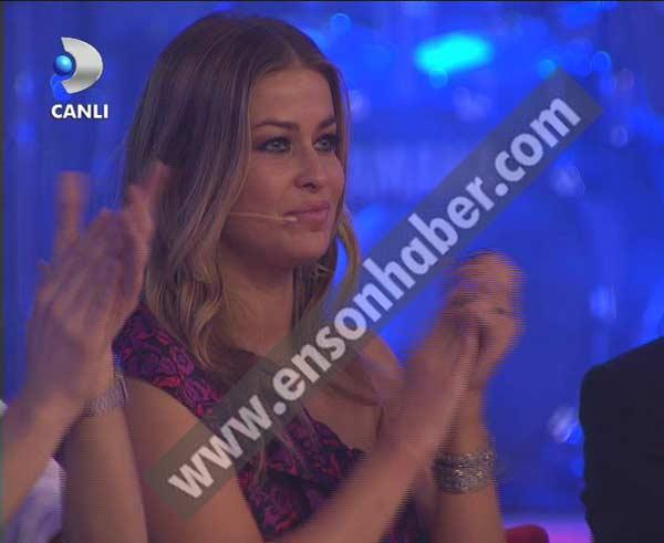 Carmen Electra Beyaz Şov'da