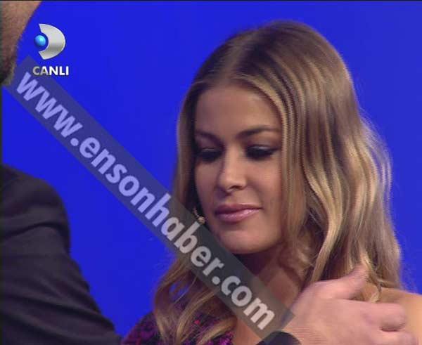 Carmen Electra Beyaz Şov'da