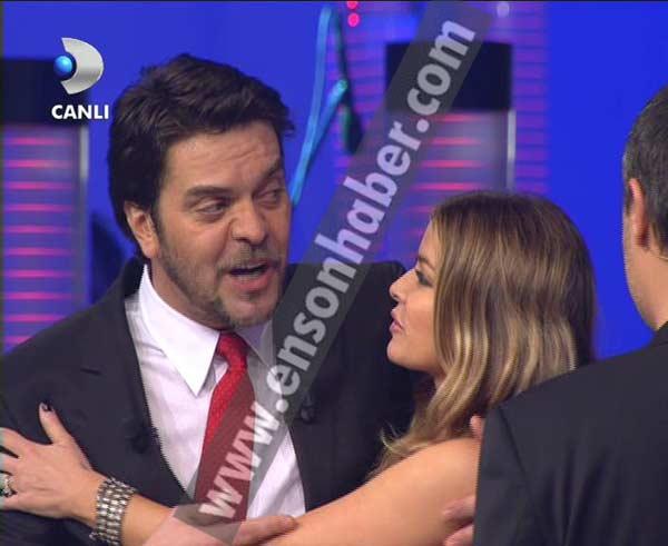 Carmen Electra Beyaz Şov'da