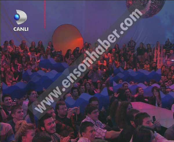 Carmen Electra Beyaz Şov'da