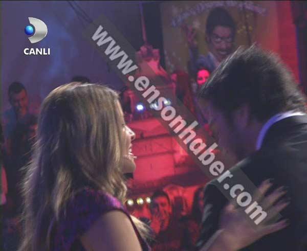 Carmen Electra Beyaz Şov'da