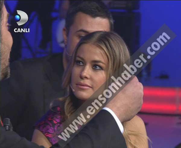 Carmen Electra Beyaz Şov'da