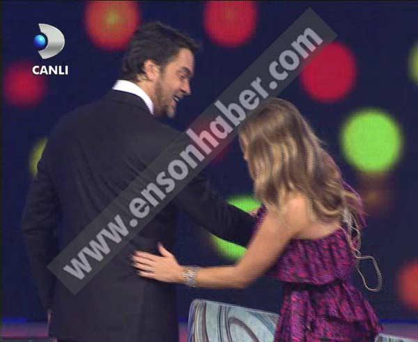 Carmen Electra Beyaz Şov'da