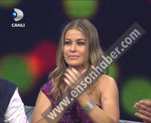 Carmen Electra Beyaz Şov'da