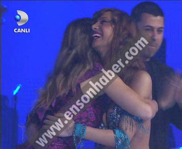 Carmen Electra Beyaz Şov'da