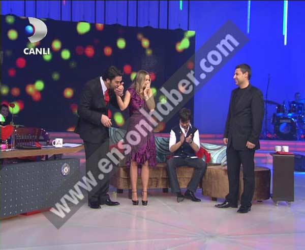 Carmen Electra Beyaz Şov'da