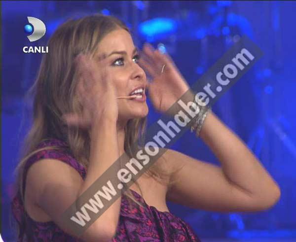 Carmen Electra Beyaz Şov'da