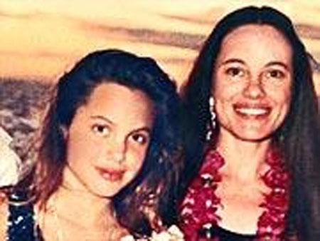 Angelina ve ailesi - Resim 5