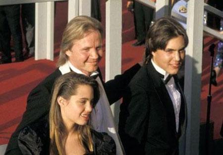 Angelina ve ailesi - Resim 17