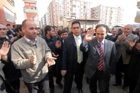 Diyarbakır'da olaylı yürüyüş