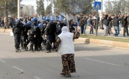 Diyarbakır'da olaylı yürüyüş