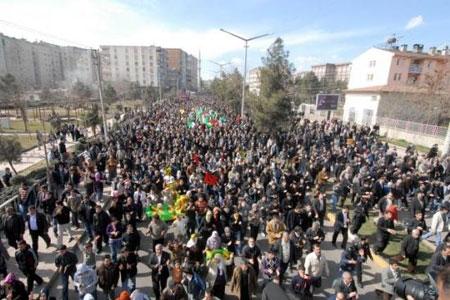 Diyarbakır'da olaylı yürüyüş