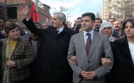 Diyarbakır'da olaylı yürüyüş