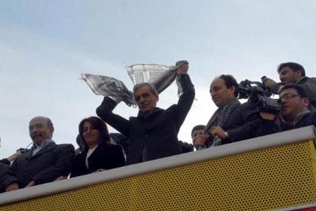 Diyarbakır'da olaylı yürüyüş