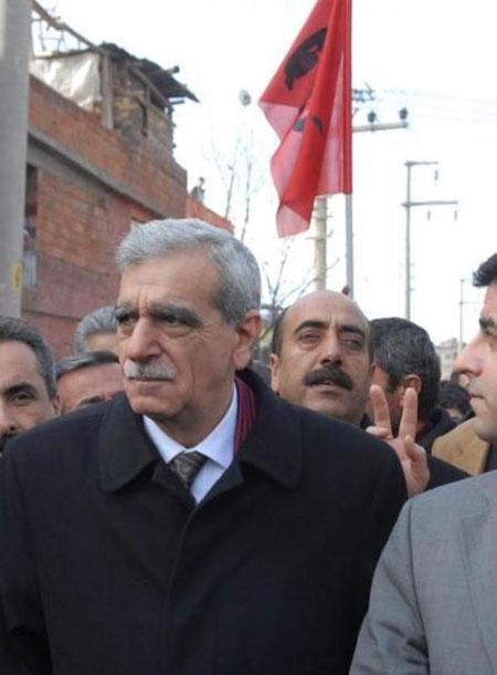 Diyarbakır'da olaylı yürüyüş