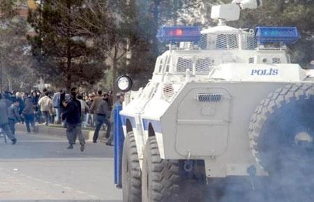 Diyarbakır'da olaylı yürüyüş