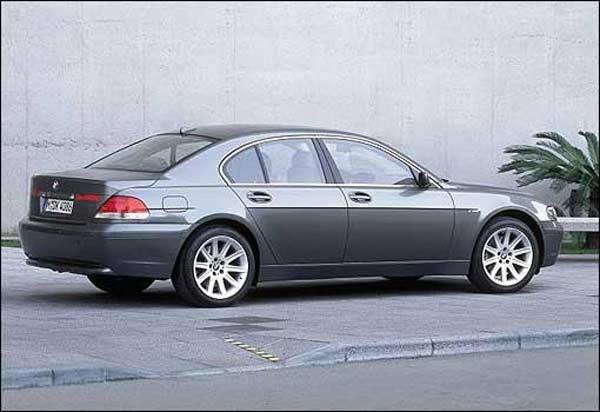 EN ÇİRKİN otomobiller