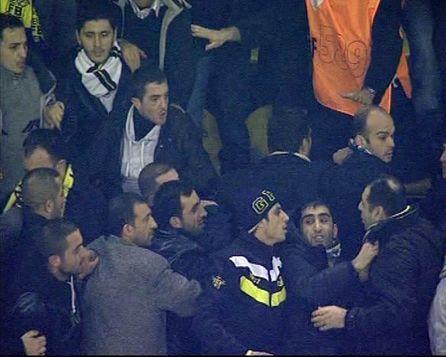 Fener stadında futbol terörü - Resim 16