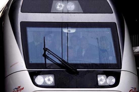 Hızlı tren ilk seferi - Resim 5