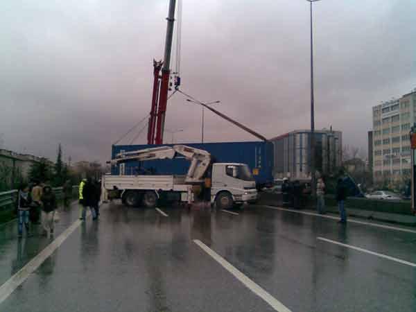 E-5'te TIR kazası - Resim 2