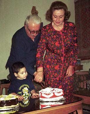 Saddam ve Aziz'in özel fotoğrafları - Resim 7