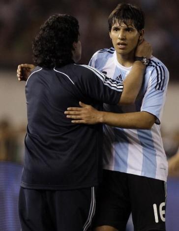 Maradona ve ailesi - Resim 15