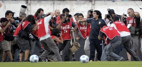 Maradona ve ailesi - Resim 13