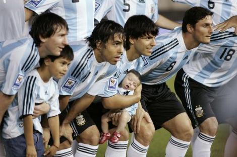 Maradona ve ailesi - Resim 3