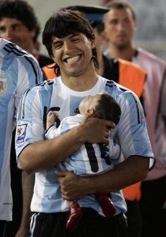 Maradona ve ailesi - Resim 12