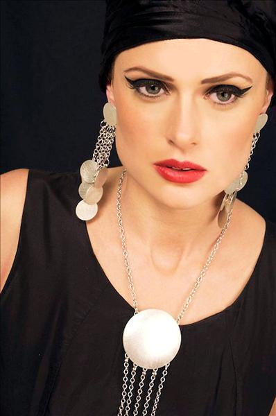 Maxine Barham istifa edip soyundu - Resim 13