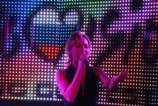 Hadise İspanya'yı da DÜM TEK'ledi - Resim 12