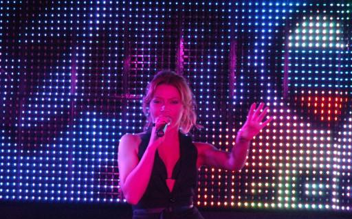 Hadise İspanya'yı da DÜM TEK'ledi - Resim 7