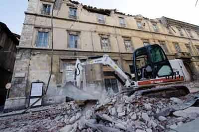 İtalya'da deprem - Resim 19