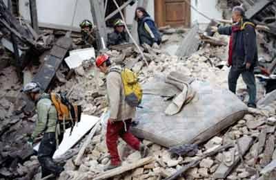 İtalya'da deprem - Resim 18