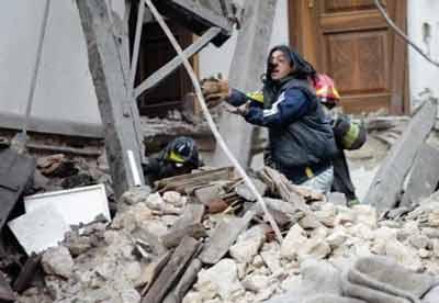 İtalya'da deprem - Resim 12