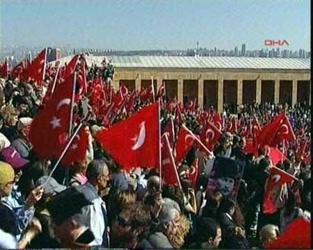 Anıtkabir'de Ergenekon protestosu