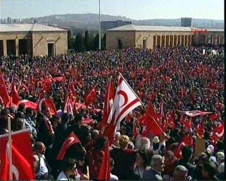 Anıtkabir'de Ergenekon protestosu
