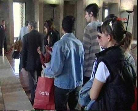 Anıtkabir'de Ergenekon protestosu