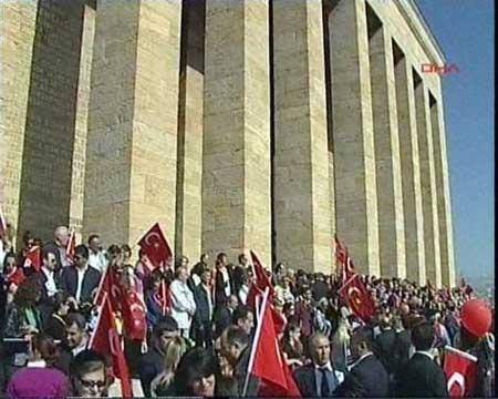 Anıtkabir'de Ergenekon protestosu