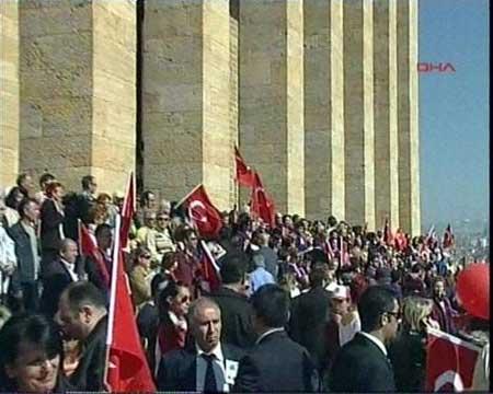 Anıtkabir'de Ergenekon protestosu